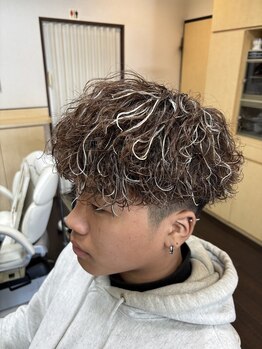 マモル(MAMORU)の写真/【茨木/南茨木】ホワイトメッシュやブリーチ等メンズの個性派カラーは“hair studio MAMORU”にお任せ♪