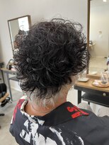 ラフ(LAFF)&nbsp;インナーカラー/ホワイト/プードルパーマ/グレイぼかし