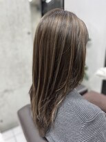 キイヒ(kiihi) 白髪を活かすハイライト