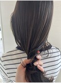 オリーブグレージュ