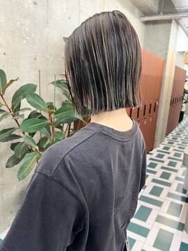 ノエ(noe) 切りっぱなしボブ×ハイライト