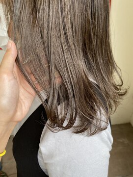 パディントン(Paddington) スモーキーなのに艶感♪アッシュ・ベージュでナチュラル透明感☆