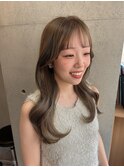 オリーブベージュカラー