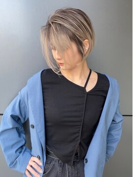 トルネード(TORNADO) 海外ヘア ハイライトバレイヤージュ切りっぱなしボブt117