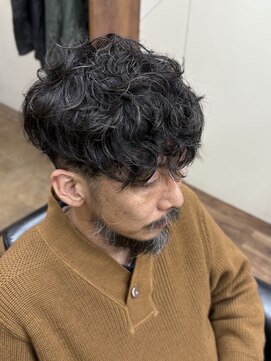 カミクウカンバイイシカワ(KAMIKUKAN by Ishikawa) メンズパーマスタイル