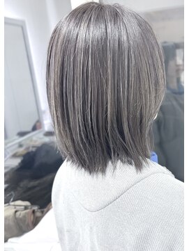 レレ(Le'Le') 暗めアッシュ+細かめハイライト