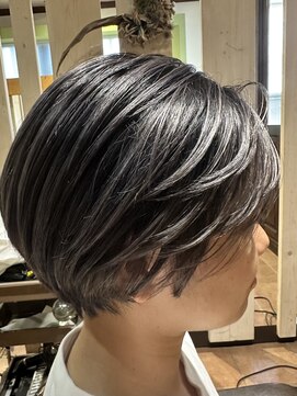 フランジェッタヘアー(Frangetta hair) シャドールーツ