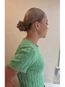 パドマ(Padma) タイトヘア