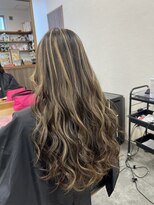 アミリー ひたち野うしく店(Amily)&nbsp;ハイライトバレイヤージュダブルカラーケアブリーチ20代30代
