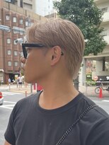 ソーコ 渋谷(SOCO) メンズカットメンズセンターパートブリーチカラーケアブリーチ