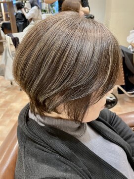 アイニ 河内小阪店(aini) 白髪ぼかしカラー白髪ぼかしハイライト大人ショート30、40、50代