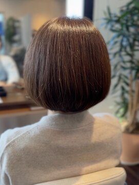 アトリエアルシュ(atelier ARCHE) 丸みボブ,白髪ぼかしカラー,脱白髪染め