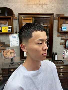 アールズ ヘア(R's hair) MEN’S HAIR/波巻きツイストスパイラル/リバースセンターパート