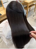 自然な艶髪へ導く縮毛矯正