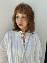 フォンセ(fonce)&nbsp;ボブのパーマ風スタイリングと柔らかベージュ