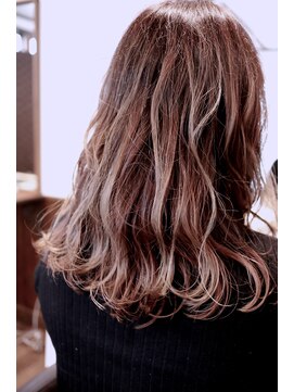 ルーム(ROOM) 【ROOM】大人キレイ♪切りっぱなしミルクティーセミディ★