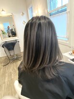 ティフル(TifuL)&nbsp;コントラスト ハイライトバレイヤージュ（グレー系）