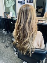 レヴィア(Revia)&nbsp;グレーカラーアレンジ