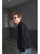 トゥ(TOE)&nbsp;ブリーチ2回　ブロンドスパイキーショート