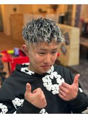 パーマ×メッシュ×スキンフェード