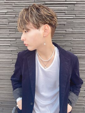 ロンド クラン 岡崎(Lond Clan) ハイライト/フェザーショート/センターパート