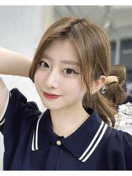 レイリー 原宿 表参道(Rayreee) 韓国風低めポニーテール×顔まわりレイヤー前髪なしstyle