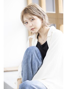 トティア 本通(Totia) 【Totia本通】ミルクティーベージュ×耳かけボブ