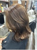 ベージュ