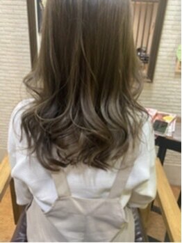 リストヘアー(Liyst hair)の写真/似合わせボブやレイヤーで大人女性の魅力UP！ゆったり過ごせる寛ぎサロン【布施】