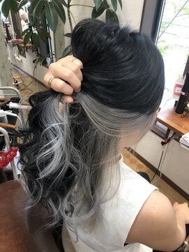 リリー ヘアーアンドビューティー(Lily) ハイトーンインナーカラー