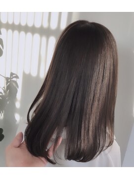 ルミエール(lumiere) やんわり透明感グレージュ