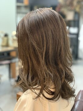 メル(Mel) ☆イメチェン☆スモーキーベージュ☆小顔くびれミディベージュ