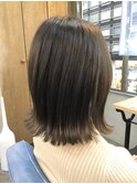 グレーブラウン/手塚