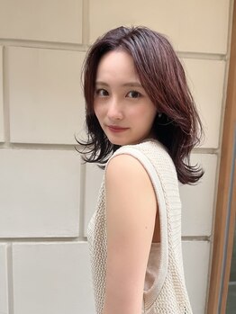 アロッタ 梅田茶屋町(alotta)の写真/トレンドを取り入れつつ女性らしさを感じる、柔らかさ×透明感styleで周りと差をつけて《alotta》