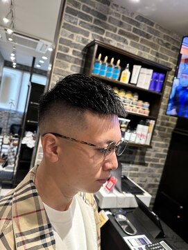 ミリオンバックス 御徒町店(Million Backs) 無造作クロップ/フェード/束感ショート<理容室>[メンズ]