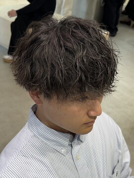 レタッチ バイ フィフス 天神大名(RETOUCH by fifth) 波巻きスパイラルパーマツイストパーマシャドウパーマメンズ眉毛