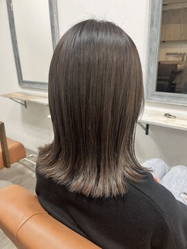 アンフレール 透け感グレージュカラー/Hikari