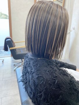 イルウィ(irwi) 【デザインカラー】アンブレラカラー　切りっぱなしボブ