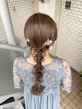 フェリーチェ(Felice) 編み下ろし　ローポニー　ポニーテール　参列ヘア