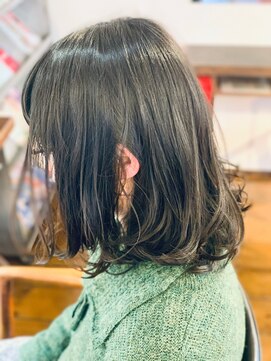ピースリーヘア バイ カーサ(peathree.hair by CASA) ランダムロブ×ダークブルージュ