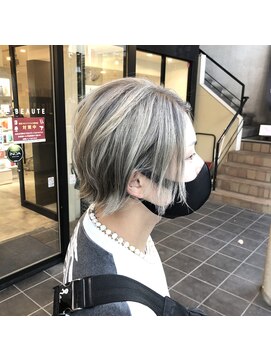 ティー リュクスボーテ(T LUXE BEAUTE) ミルクティーベージュ/クリーミー