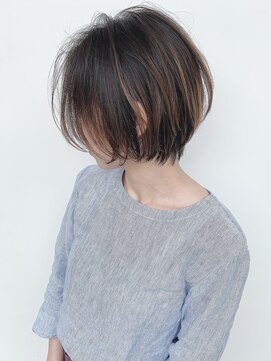 ステア ケース(stair case) 大人かわいいセンターパートハンサムショート前髪なし