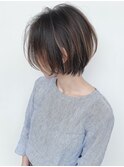 大人かわいいセンターパートハンサムショート前髪なし
