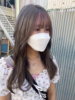 コーパル(copal)&nbsp;透け感ベージュ・ピンクの前髪インナーカラー