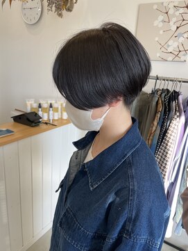 ジジ チーク 栃木(Gigi cheek) 刈り上げマッシュショート