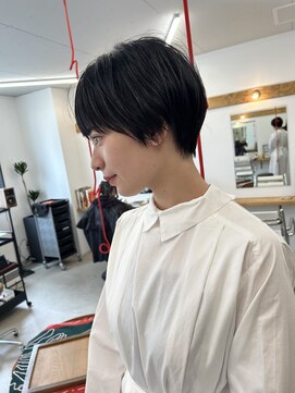 カルテ(QUARTE) マッシュショート 黒髪+ローライトで自然な黒に