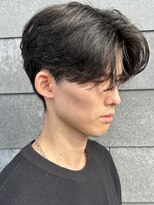 ヒュイル バイ ニアウ(Hwyl by Niau) メンズマッシュセンターパートスパイラルパーマニュアンスパーマ