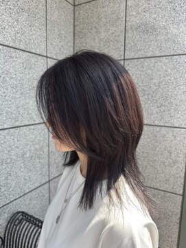 イシル エアー(ISIL EAR) ダークトーンのヘイジーダスクカラー