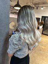 メリー オオサカ(Merly Osaka)&nbsp;艶々ホワイトバレイヤージュ