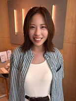 シダ(sida SAIIN)&nbsp;20代30代ナチュラルベージュ外はねミディアム